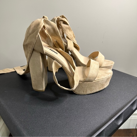 Platform Strappy Heel Sandal Suede Beige Size 10 Fashion Nova Plot Twist Heel - Picture 2 of 5
